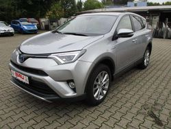 Lichtsilber Gebraucht 2017 Toyota RAV4 Hybrid SUV | 19.990 € (Fairer Preis)