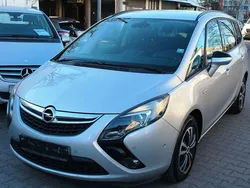 Silber Gebraucht 2012 Opel Zafira Tourer Edition Van / Kleinbus | 4.000 € (Fairer Preis)
