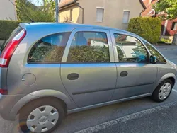 Grau Gebraucht 2004 Opel Meriva Van / Kleinbus | 3.300 € (Fairer Preis)
