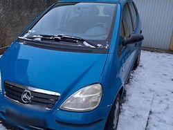 Blau Gebraucht 1999 Mercedes A140 Classic Kleinwagen | 1.888 € (Fairer Preis)