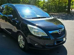 Schwarz Gebraucht 2011 Opel Meriva Innovation Van / Kleinbus | 3.990 € (Fairer Preis)