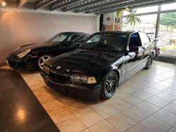 Schwarz Gebraucht 1994 BMW 316 Compact Kleinwagen | 7.000 €