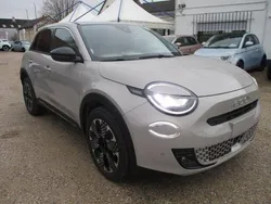 Beige Neu 2024 Fiat 600E La Prima SUV | 32.970 €