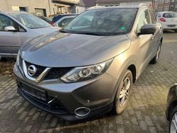 Gun metallic (m) Gebraucht 2014 Nissan Qashqai Tekna SUV | 4.200 € (Superpreis)