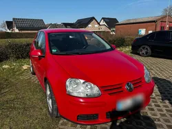 Rot Gebraucht 2005 VW Golf V Limousine | 1.999 € (Fairer Preis)