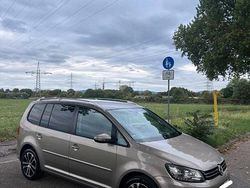 Gebraucht 2011 VW Touran Van / Kleinbus | 8.500 € (Etwas zu teuer)