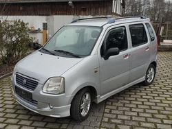 Silber Gebraucht 2003 Suzuki Wagon R+ Van / Kleinbus | 1.350 € (Etwas zu teuer)