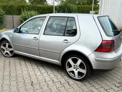 Grau Gebraucht 2003 VW Golf IV Kleinwagen | 2.850 € (Fairer Preis)