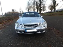 Silber Gebraucht 2002 Mercedes E240 Limousine | 3.100 € (Fairer Preis)