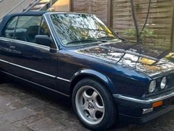 Blau Gebraucht 1990 BMW 320 Cabriolet Cabrio | 14.555 €