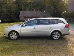 Silber Gebraucht 2005 Opel Vectra Edition Kombi | 5.490 €