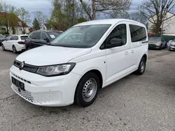 Candyweiß Gebraucht 2021 VW Caddy Van / Kleinbus | 21.990 € (Fairer Preis)