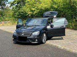 Schwarz Gebraucht 2010 Mercedes C63 AMG Kombi | 26.900 €