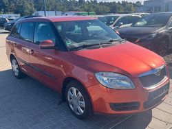 Orange Gebraucht 2009 Skoda Fabia Ambiente Kleinwagen | 1.799 € (Fairer Preis)