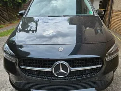 Kosmosschwarz metalliclack Gebraucht 2021 Mercedes B200 Van / Kleinbus | 21.990 € (Guter Preis)