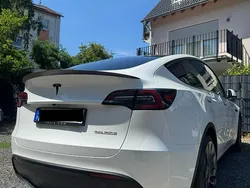 Weiß Gebraucht 2024 Tesla Model Y Performance SUV | 51.900 € (Etwas zu teuer)