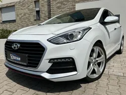 Polar white / sol Gebraucht 2017 Hyundai i30 Turbo Limousine | 14.900 € (Fairer Preis)