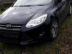 Schwarz Gebraucht 2012 Ford Focus Limousine | 2.000 € (Guter Preis)