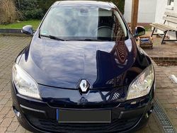 Blau Gebraucht 2009 Renault Mégane III Dynamique Limousine | 4.300 € (Fairer Preis)