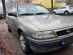 Beige Gebraucht 1995 Opel Astra Coupé | 1.990 €