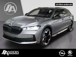 Graphitgrau Gebraucht 2025 Skoda Superb SportLine Kombi | 53.540 €