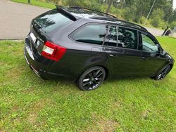 Schwarz Gebraucht 2016 Skoda Octavia RS Kombi | 16.600 € (Fairer Preis)