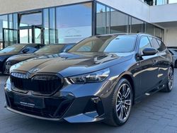 Grau Gebraucht 2024 BMW 520 M Sport Kombi | 49.730 € (Fairer Preis)