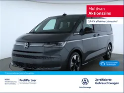 Grau Gebraucht 2023 VW Multivan Style Van / Kleinbus | 64.570 € (Teuer)