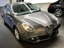 Grau Gebraucht 2014 Alfa Romeo Giulietta Turismo Kleinwagen | 5.500 €