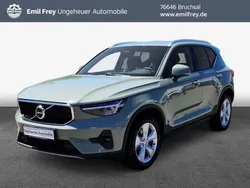 Grün Gebraucht 2024 Volvo XC40 Core SUV | 32.890 € (Superpreis)