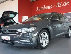 Grau Gebraucht 2021 VW Passat Kombi | 20.980 € (Guter Preis)