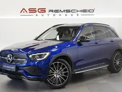 Blau Gebraucht 2019 Mercedes GLC300 AMG line SUV | 40.900 € (Etwas zu teuer)