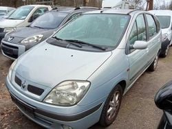 Grau Gebraucht 2001 Renault Scénic Expression Van / Kleinbus | 900 € (Fairer Preis)