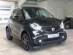 Schwarz tridion sicherheitszelle in blac Gebraucht 2019 Smart ForTwo Coupé Kleinwagen | 12.290 € (Etwas zu teuer)