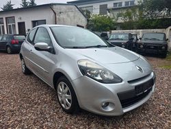 Silber Gebraucht 2010 Renault Clio III Dynamique Kleinwagen | 2.800 € (Guter Preis)