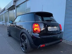 Schwarz Gebraucht 2022 Mini Cooper SE Kleinwagen | 36.666 €