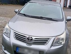 Grau Gebraucht 2009 Toyota Avensis Limousine | 4.500 € (Fairer Preis)