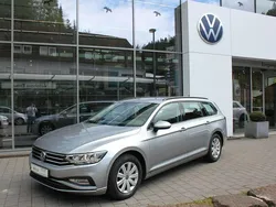 Pyritsilber metallic Gebraucht 2023 VW Passat Kombi | 22.990 € (Fairer Preis)