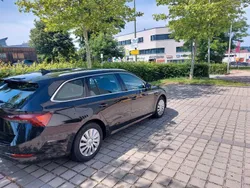 Schwarz Gebraucht 2020 Skoda Octavia Kombi | 17.500 € (Guter Preis)
