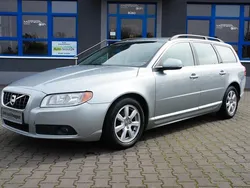 Silber Gebraucht 2012 Volvo V70 Kinetic Kombi | 5.100 €
