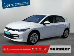 Pure white Gebraucht 2024 VW Golf VIII Life Limousine | 23.920 € (Guter Preis)