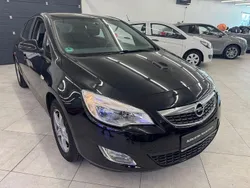 Schwarz Gebraucht 2011 Opel Astra Selection Limousine | 3.900 € (Guter Preis)