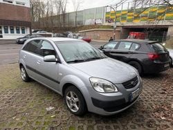 Grau Gebraucht 2006 Kia Rio EX Limousine | 1.300 € (Guter Preis)