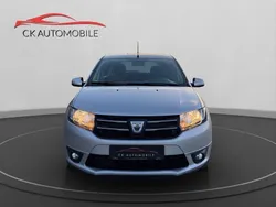 Grau Gebraucht 2014 Dacia Sandero Lauréate Kleinwagen | 4.999 € (Fairer Preis)