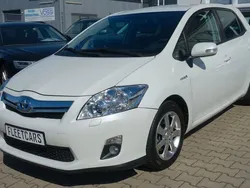 Weiß Gebraucht 2011 Toyota Auris Hybrid Limousine | 7.950 € (Guter Preis)