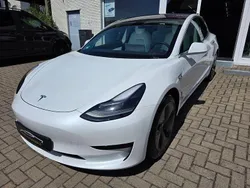 Weiß Gebraucht 2020 Tesla Model 3 Standard Range Plus Limousine | 21.999 € (Guter Preis)