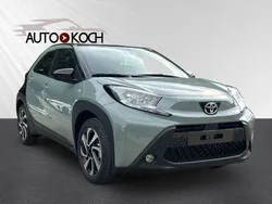 Beige Neu 2024 Toyota Aygo Team Kleinwagen | 17.590 €