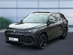 Deep black perleffekt Gebraucht 2024 VW Tiguan R-line SUV | 49.790 € (Superpreis)