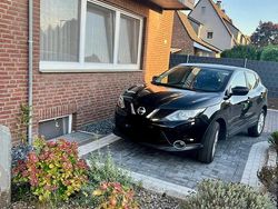 Schwarz Gebraucht 2016 Nissan Qashqai Acenta SUV | 11.499 € (Fairer Preis)