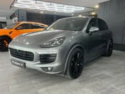 Grau Gebraucht 2015 Porsche Cayenne S Platinum Edition SUV | 34.870 € (Fairer Preis)